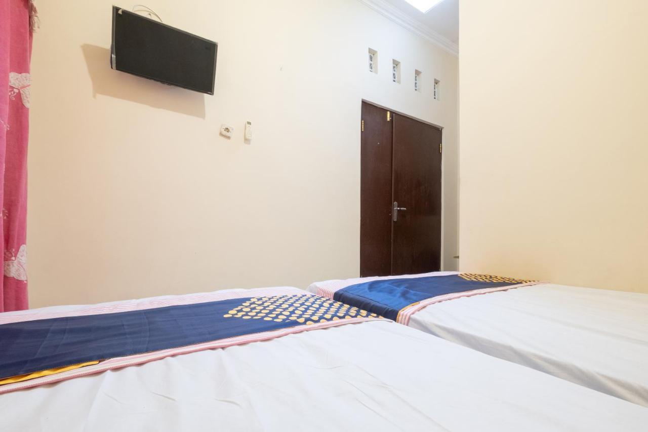 สปอต ออน 2419 รูมะฮ์ นูกราฮา โฮเต็ล ชาเรียะฮ์ Hotel ยอกยาการ์ตา ภายนอก รูปภาพ